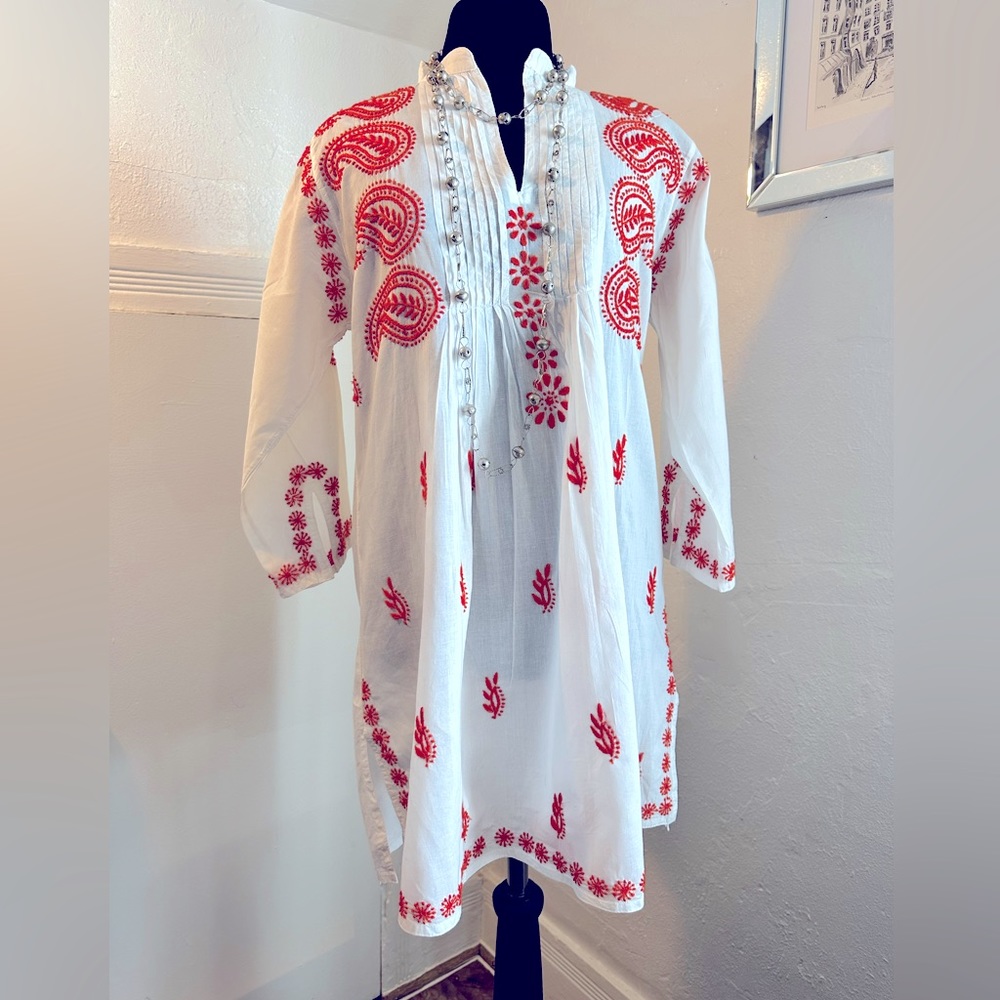 Size M Handmade Indian tunic Cool and crisp white cotton with orange embroidery